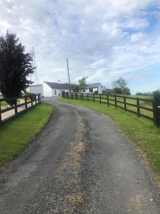 Cheerful 3 Bedroom Country Farm House Ennis Exterior foto